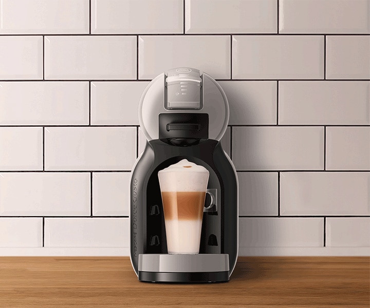 Primer plano Mini Me Blanca/Negra Máquina de Café NESCAFÉ® Dolce Gusto®